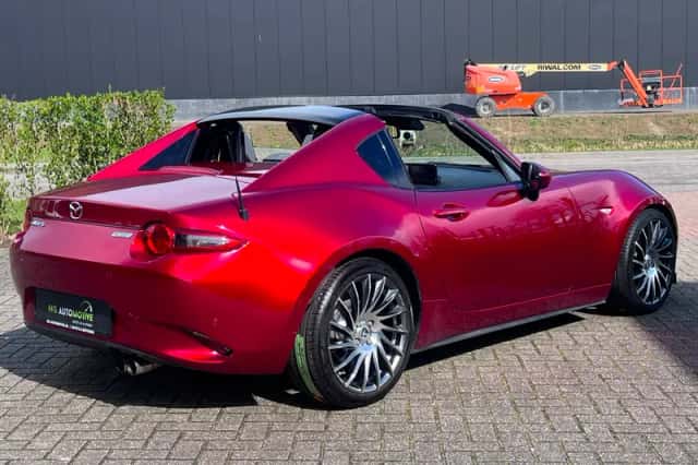 Mazda MX-5 (2018) thumbnail 4