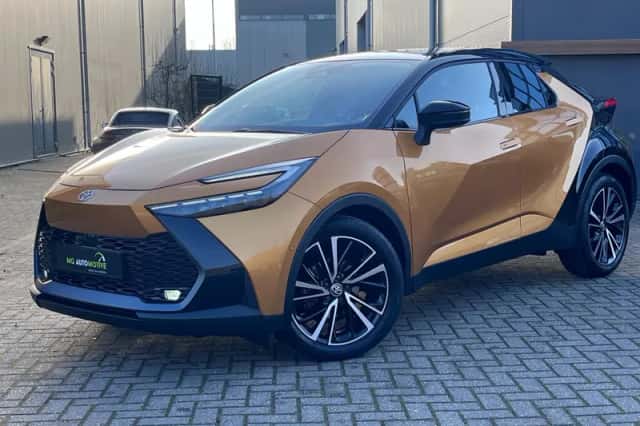 Toyota C-HR (2024) thumbnail 1