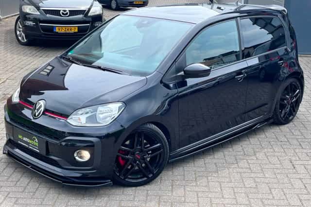 Volkswagen Up! (2020) thumbnail 2