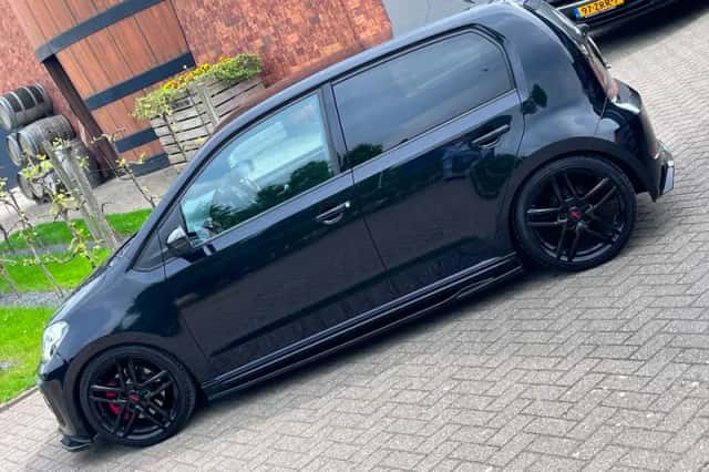 Volkswagen Up! (2020) thumbnail 3