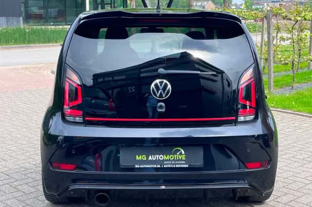 Volkswagen Up! (2020) thumbnail 5