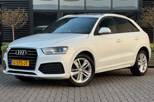 Audi Q3 (2018) thumbnail 1