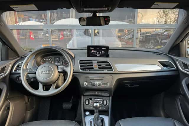 Audi Q3 (2018) thumbnail 2