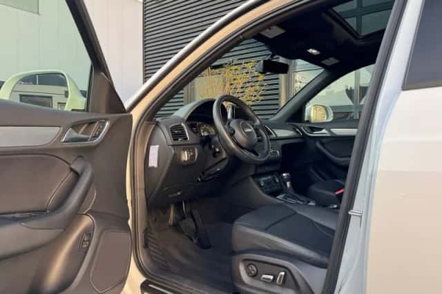 Audi Q3 (2018) thumbnail 4