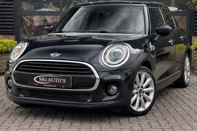 MINI One (2021) thumbnail 1