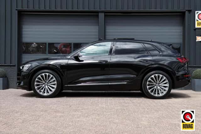 Audi e-tron (2019) thumbnail 3