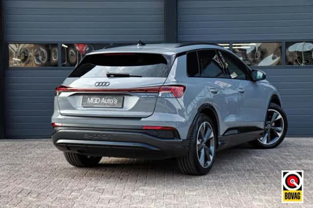 Audi Q4 e-tron (2022) thumbnail 4