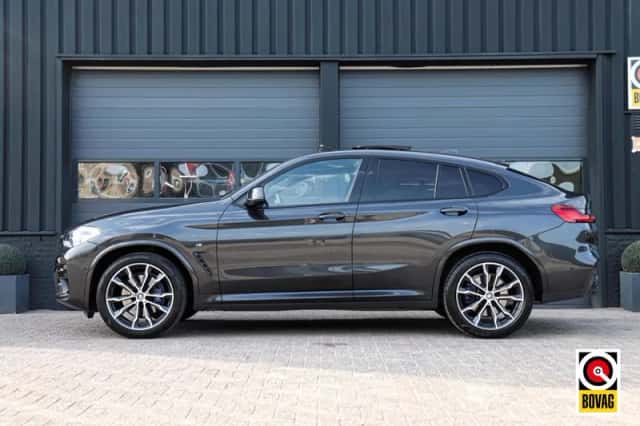 BMW X4 (2021) thumbnail 3
