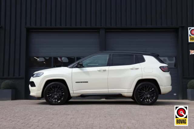 Jeep Compass (2021) thumbnail 3