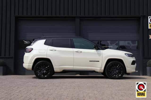 Jeep Compass (2021) thumbnail 4