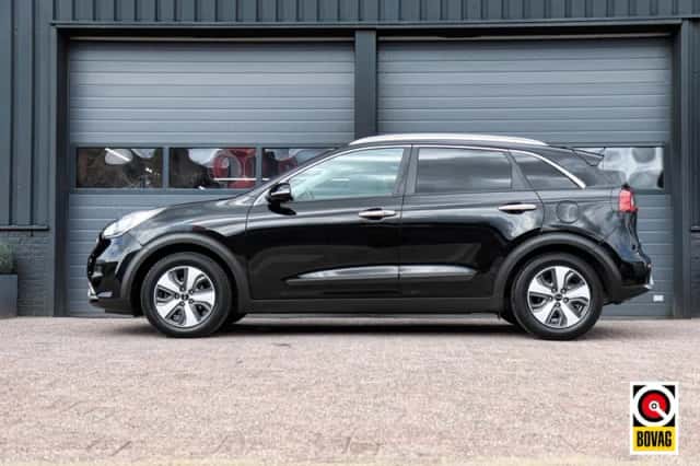 Kia Niro (2017) thumbnail 2