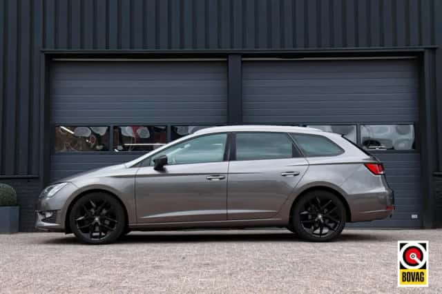 SEAT Leon (2015) thumbnail 2