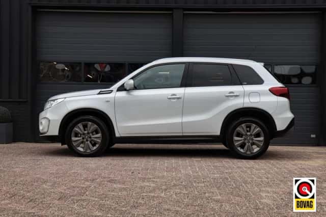 Suzuki Vitara (2020) thumbnail 3