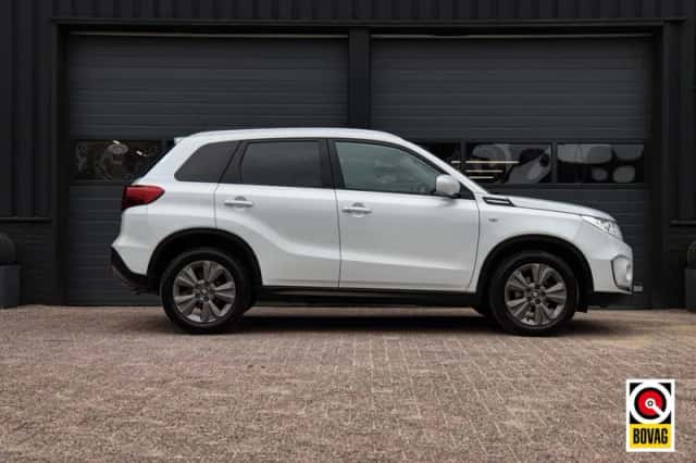Suzuki Vitara (2020) thumbnail 4