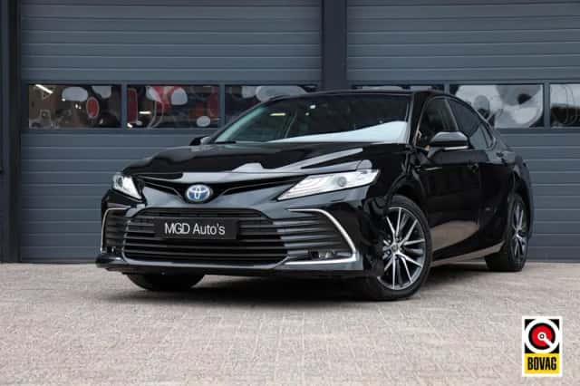 Toyota Camry (2024) thumbnail 2