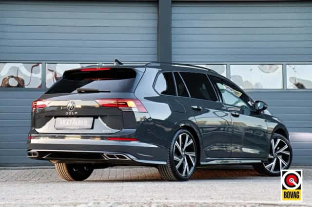 Volkswagen Golf (2022) thumbnail 5