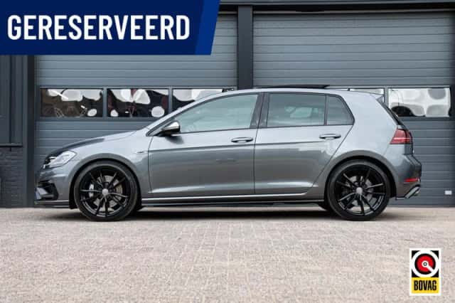 Volkswagen Golf (2018) thumbnail 3