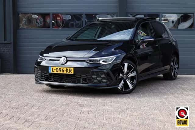 Volkswagen Golf (2021) thumbnail 1