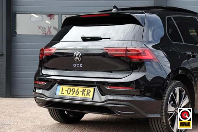 Volkswagen Golf (2021) thumbnail 5