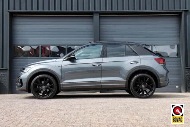 Volkswagen T-Roc (2023) thumbnail 3