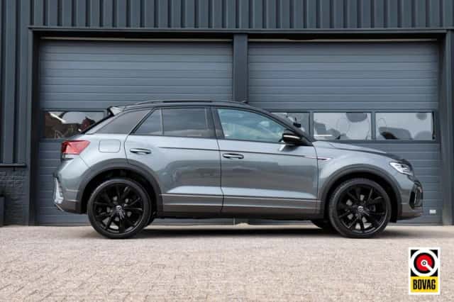 Volkswagen T-Roc (2023) thumbnail 4