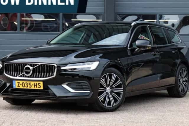 Volvo V60 (2021) thumbnail 1