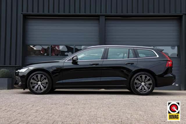 Volvo V60 (2021) thumbnail 3