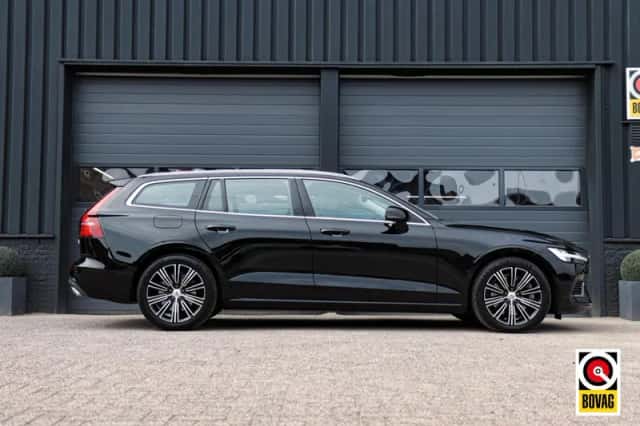 Volvo V60 (2021) thumbnail 4