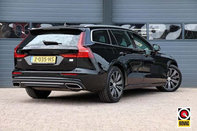 Volvo V60 (2021) thumbnail 5