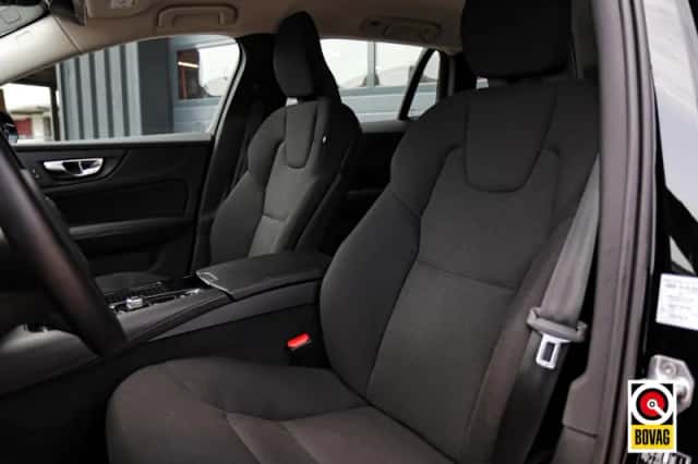 Volvo V60 (2021) thumbnail 6