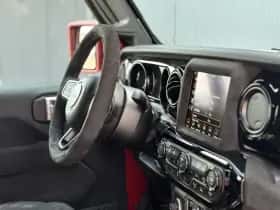 Jeep Wrangler (2019) thumbnail 2