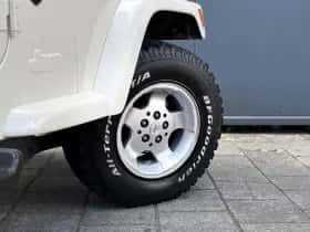 Jeep Wrangler thumbnail 11