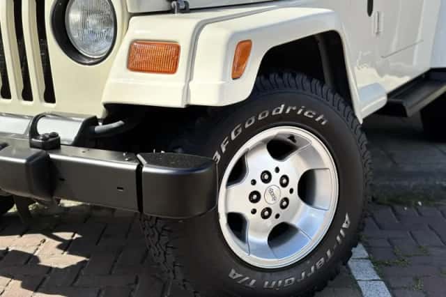 Jeep Wrangler (1987) thumbnail 5