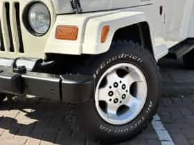 Jeep Wrangler thumbnail 5