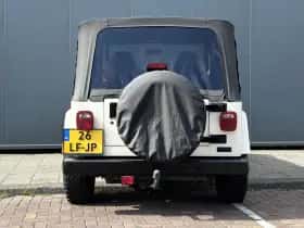 Jeep Wrangler thumbnail 6