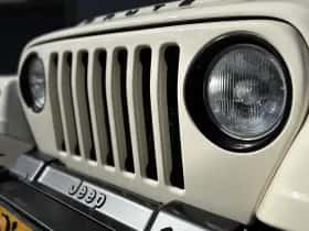 Jeep Wrangler thumbnail 10