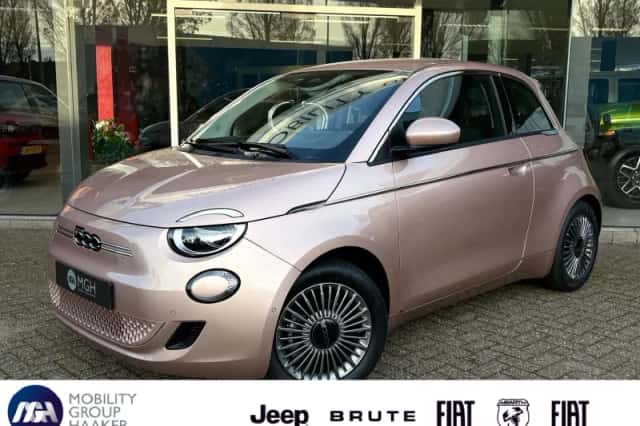 Fiat 500 (2015) thumbnail 1