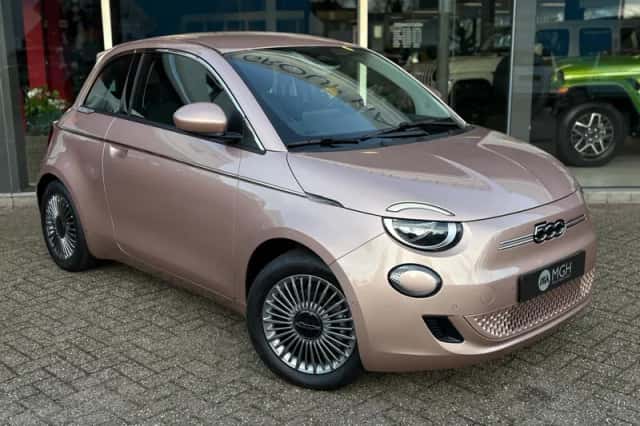 Fiat 500 (2015) thumbnail 5