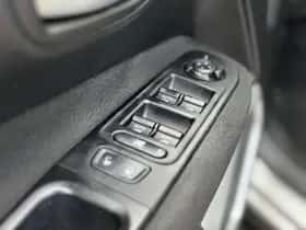 Jeep Renegade (2018) thumbnail 17