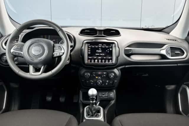 Jeep Renegade (2018) thumbnail 4