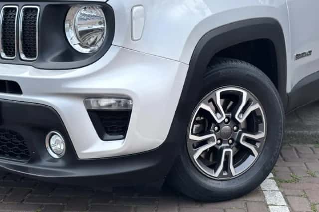 Jeep Renegade (2018) thumbnail 5