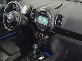 MINI Countryman (2017) thumbnail 2