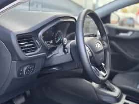 Ford Focus (2022) thumbnail 13