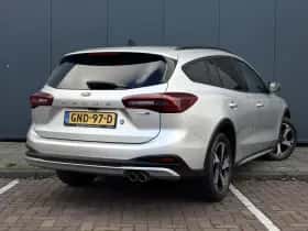 Ford Focus (2022) thumbnail 3