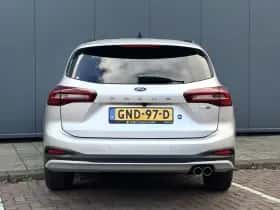 Ford Focus (2022) thumbnail 6