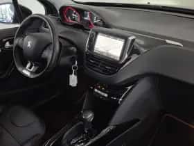 Peugeot 2008 (2016) thumbnail 12