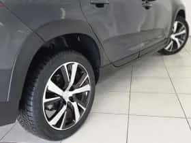 Peugeot 2008 (2016) thumbnail 9