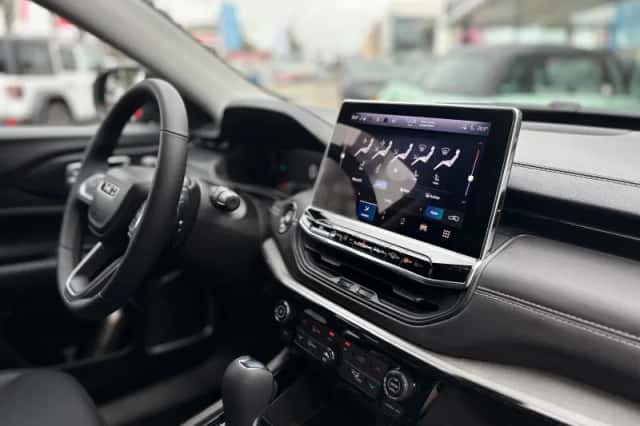 Jeep Compass (2017) thumbnail 2