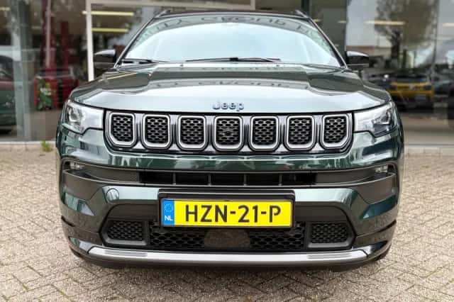 Jeep Compass (2017) thumbnail 3