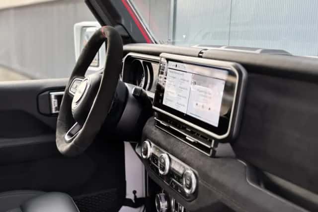 Jeep Wrangler (2019) thumbnail 2